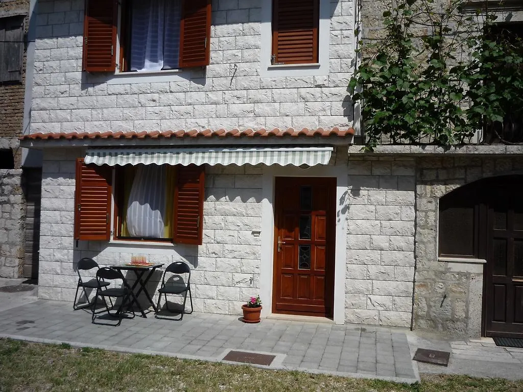 Apartment Klobuka Kastela
