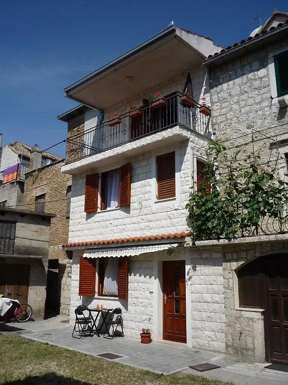 Apartment Klobuka Kastela