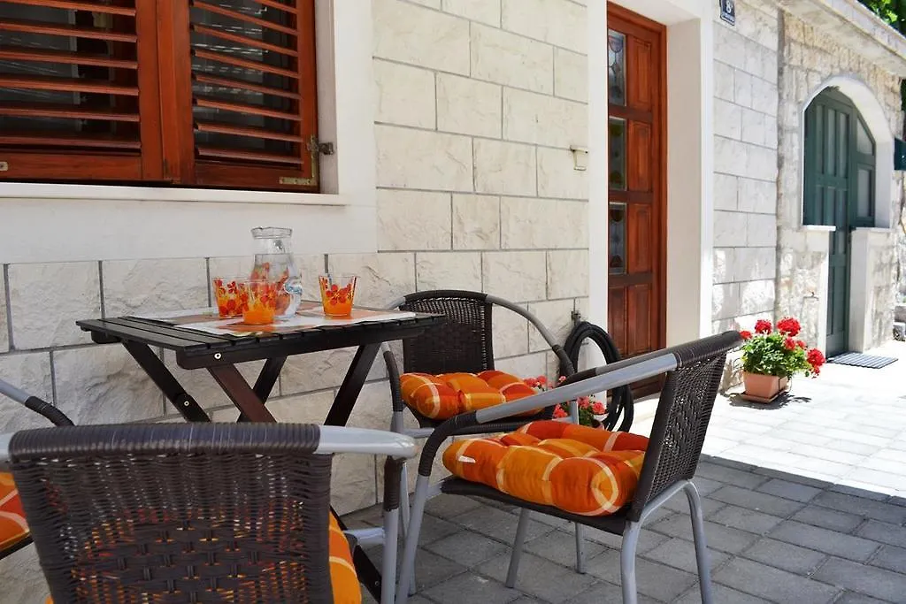 Apartment Klobuka Kastela 0*,