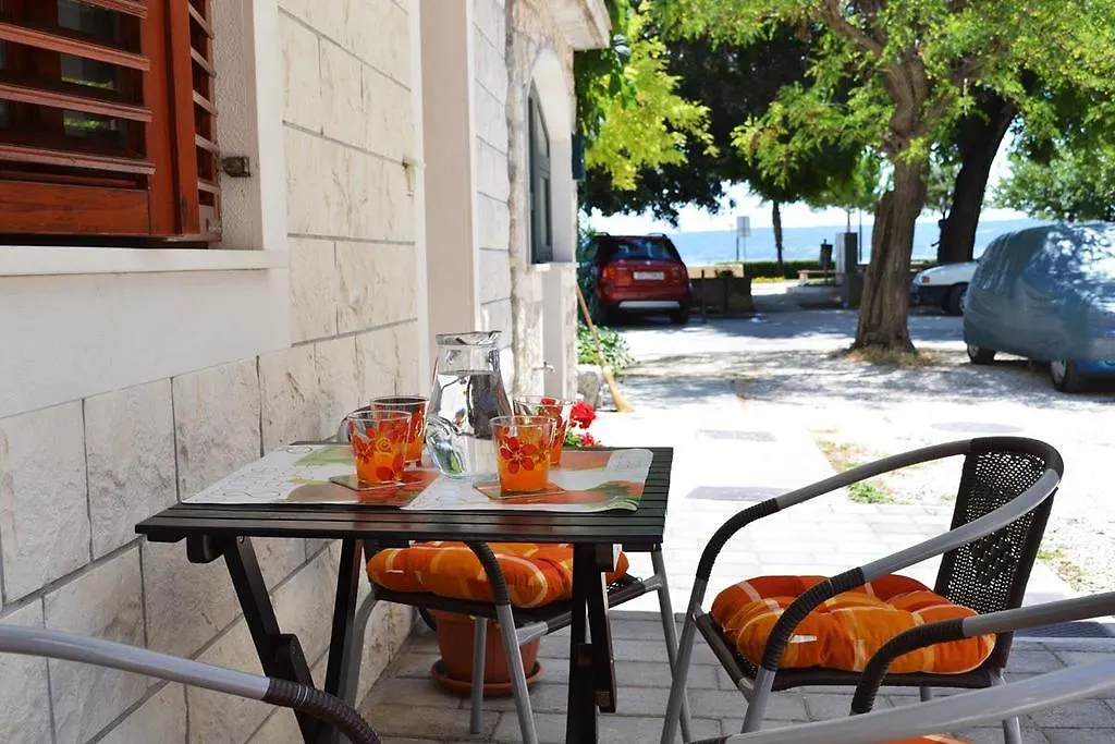 Apartment Klobuka Kastela Hırvatistan