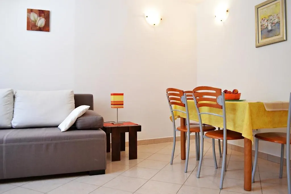 Apartment Klobuka Kastela